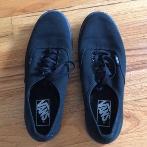 black low platform vans